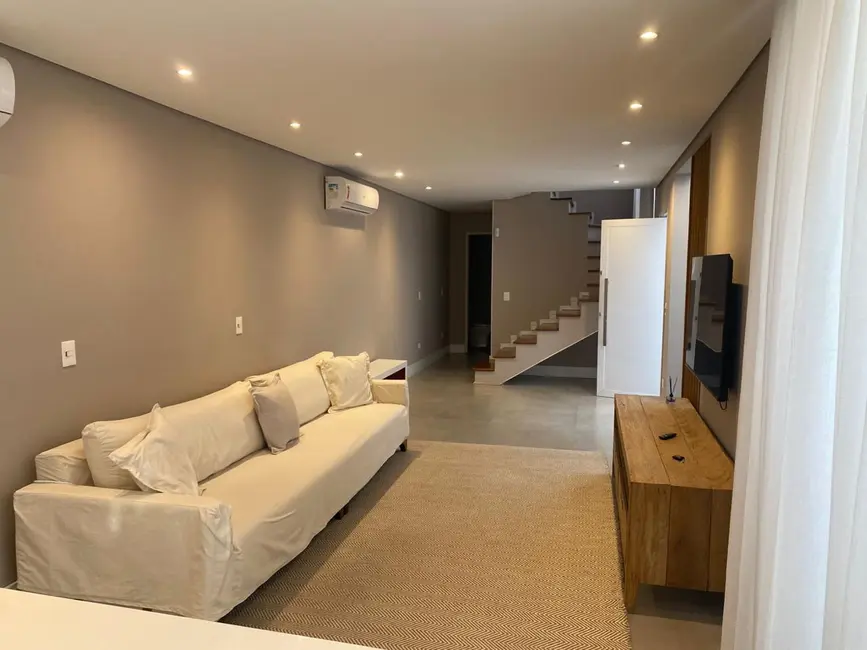 Foto 4 de Casa de Condomínio com 3 quartos à venda, 130m2 em Jardim Semiramis, Cotia - SP