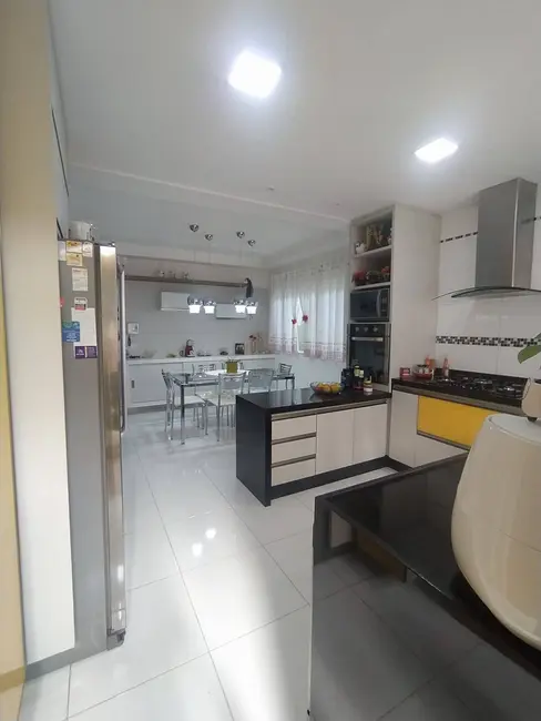 Foto 4 de Sobrado com 3 quartos à venda, 250m2 em Jardim das Flores, Osasco - SP