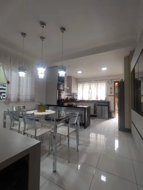 Foto 3 de Sobrado com 3 quartos à venda, 250m2 em Jardim das Flores, Osasco - SP