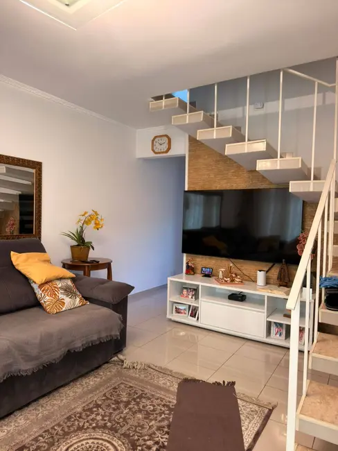Foto 3 de Sobrado com 3 quartos à venda, 185m2 em Bela Vista, Osasco - SP