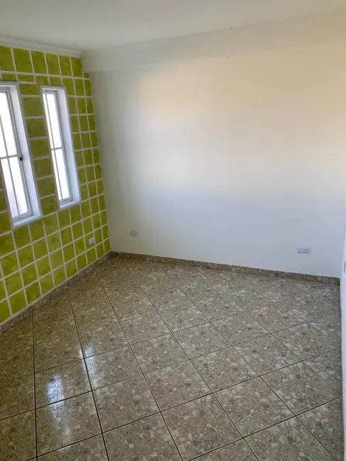 Sobrado com 5 quartos à venda, 188m2 em Conjunto Habitacional Presidente Castelo Branco, Carapicuiba - SP - imagem 8 Foto 8 de Sobrado com 5 quartos à venda, 188m2 em Conjunto Habitacional Presidente Castelo Branco, Carapicuiba - SP
