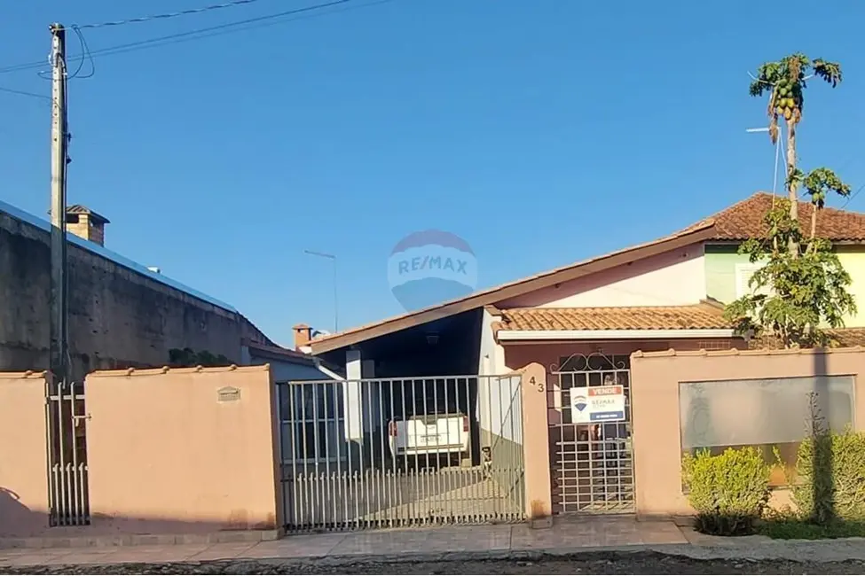 Foto 2 de Casa de Vila com 2 quartos à venda, 173m2 em Aracoiaba Da Serra - SP