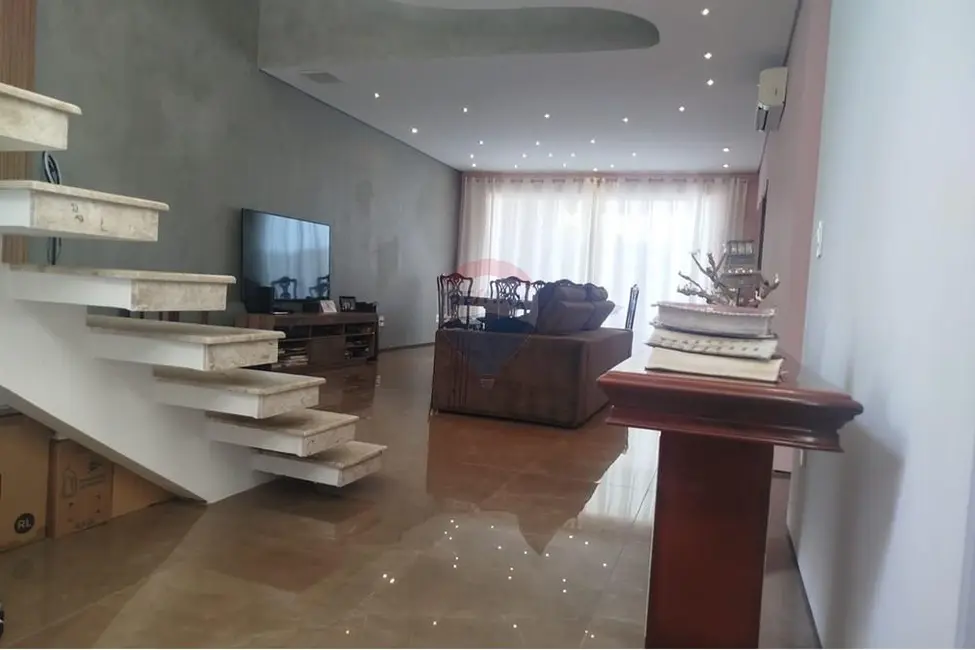 Casa de Condomínio com 3 quartos à venda, 254m2 em Sorocaba - SP - imagem 7 Foto 7 de Casa de Condomínio com 3 quartos à venda, 254m2 em Sorocaba - SP