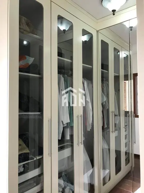 Casa com 4 quartos à venda e para alugar, 661m2 em Alphaville, Santana De Parnaiba - SP - imagem 8 Foto 8 de Casa com 4 quartos à venda e para alugar, 661m2 em Alphaville, Santana De Parnaiba - SP