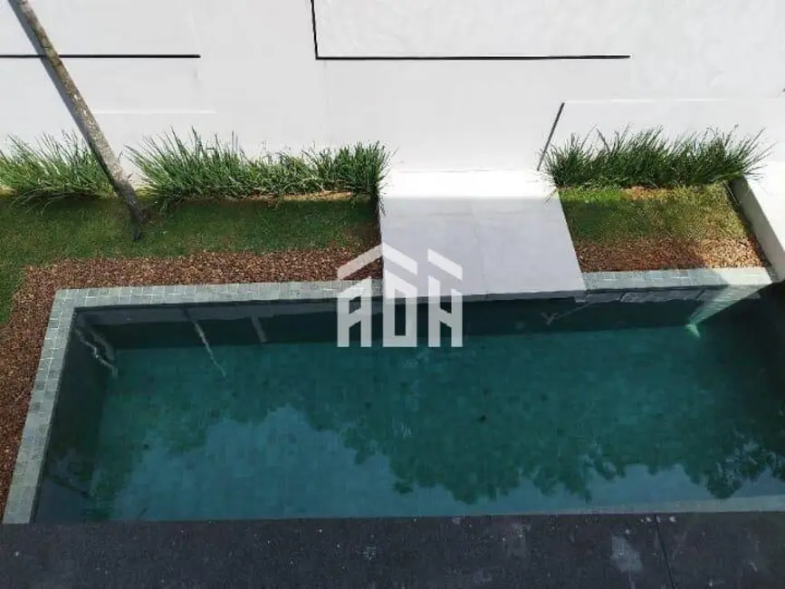 Foto 2 de Casa com 4 quartos à venda e para alugar, 330m2 em Barueri - SP