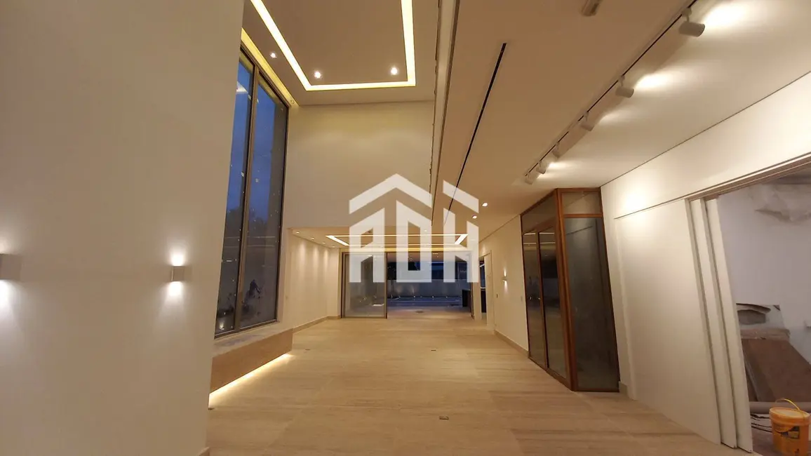 Foto 4 de Casa com 4 quartos à venda, 744m2 em Barueri - SP