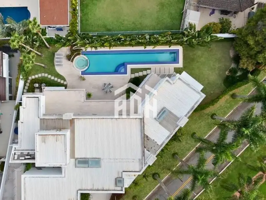 Casa com 4 quartos à venda, 1500m2 em Alphaville, Santana De Parnaiba - SP - imagem 2 Foto 2 de Casa com 4 quartos à venda, 1500m2 em Alphaville, Santana De Parnaiba - SP
