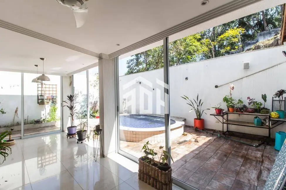 Casa com 4 quartos à venda e para alugar, 360m2 em Alphaville, Santana De Parnaiba - SP - imagem 6 Foto 6 de Casa com 4 quartos à venda e para alugar, 360m2 em Alphaville, Santana De Parnaiba - SP
