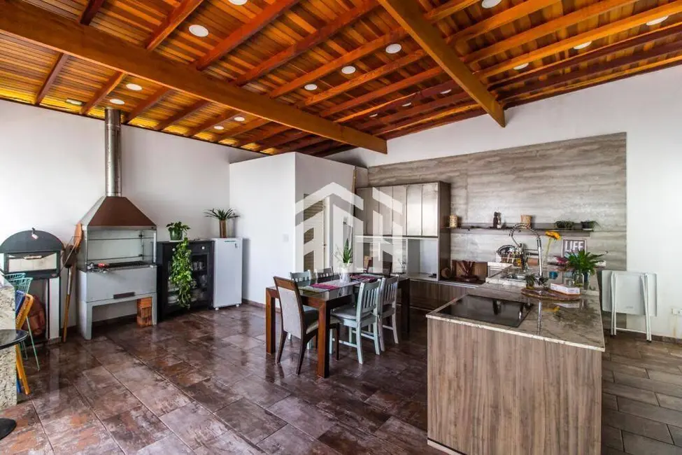 Casa com 4 quartos à venda e para alugar, 360m2 em Alphaville, Santana De Parnaiba - SP - imagem 4 Foto 4 de Casa com 4 quartos à venda e para alugar, 360m2 em Alphaville, Santana De Parnaiba - SP
