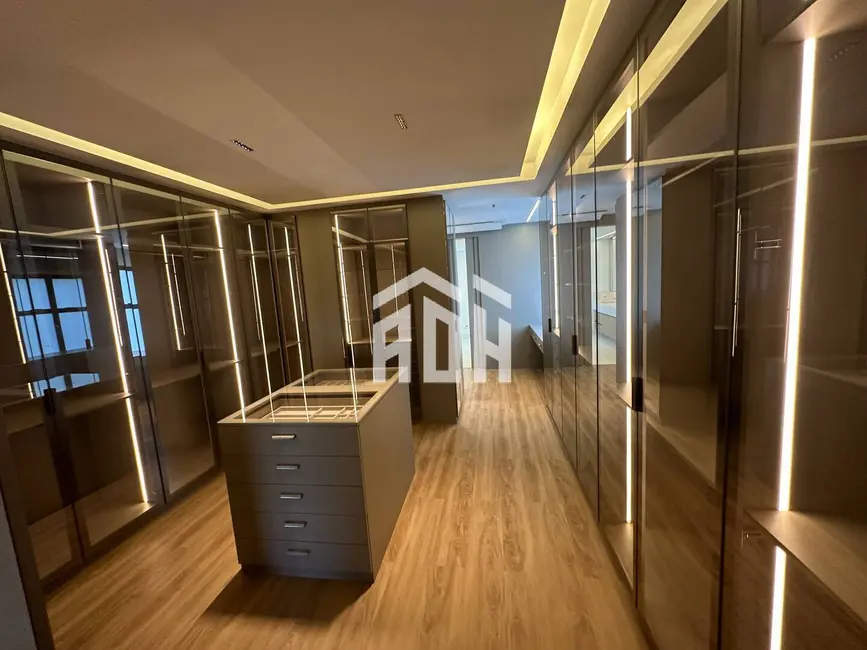 Foto 2 de Apartamento com 4 quartos para alugar, 360m2 em Barueri - SP