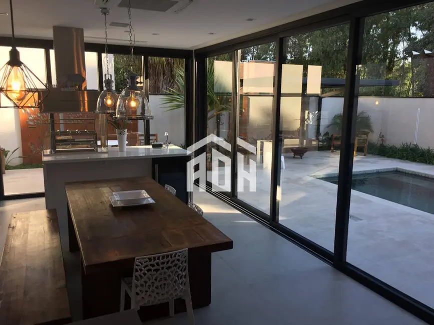 Casa com 3 quartos à venda, 450m2 em Alphaville, Santana De Parnaiba - SP - imagem 1 Foto 1 de Casa com 3 quartos à venda, 450m2 em Alphaville, Santana De Parnaiba - SP
