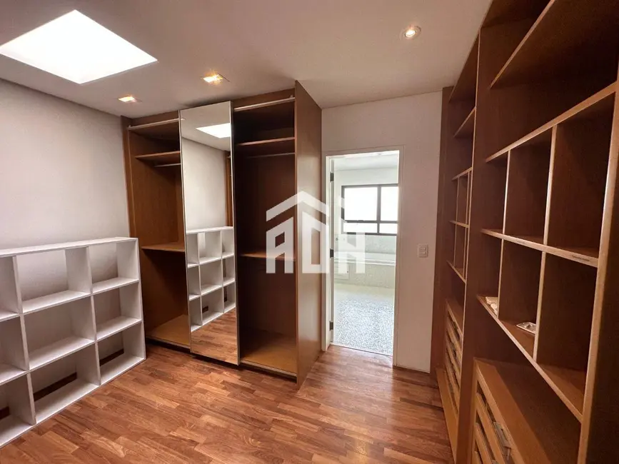 Casa com 4 quartos à venda, 758m2 em Alphaville, Santana De Parnaiba - SP - imagem 9 Foto 9 de Casa com 4 quartos à venda, 758m2 em Alphaville, Santana De Parnaiba - SP