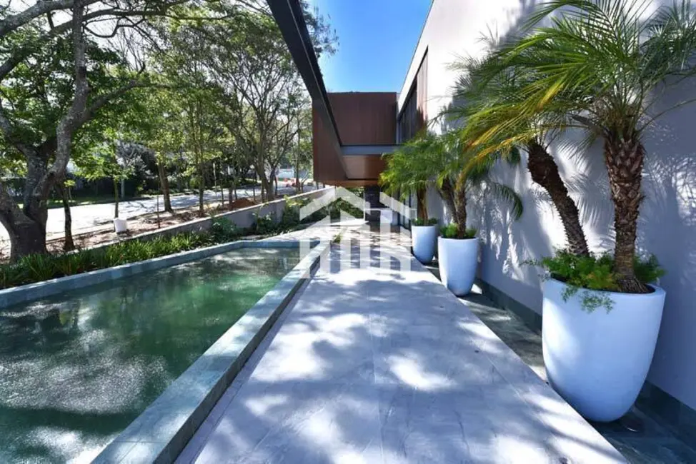 Casa com 5 quartos à venda e para alugar, 544m2 em Alphaville, Santana De Parnaiba - SP - imagem 4 Foto 4 de Casa com 5 quartos à venda e para alugar, 544m2 em Alphaville, Santana De Parnaiba - SP