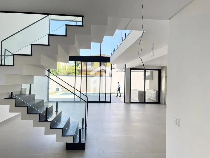 Foto 3 de Casa com 4 quartos à venda, 560m2 em Barueri - SP