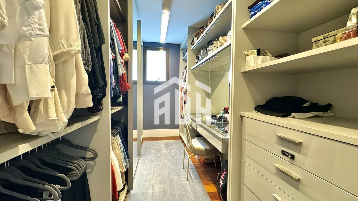Foto 4 de Apartamento com 3 quartos à venda, 285m2 em Barueri - SP