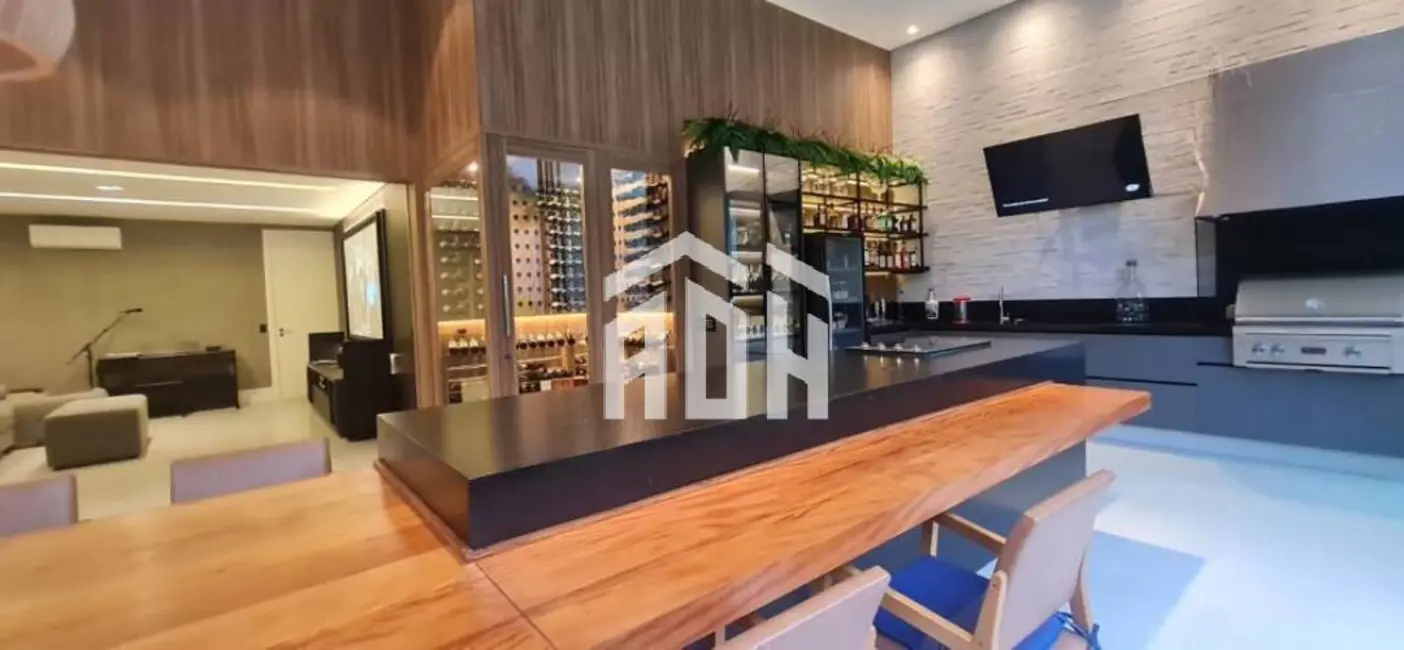 Casa com 5 quartos à venda, 1288m2 em Barueri - SP - imagem 4 Foto 4 de Casa com 5 quartos à venda, 1288m2 em Barueri - SP