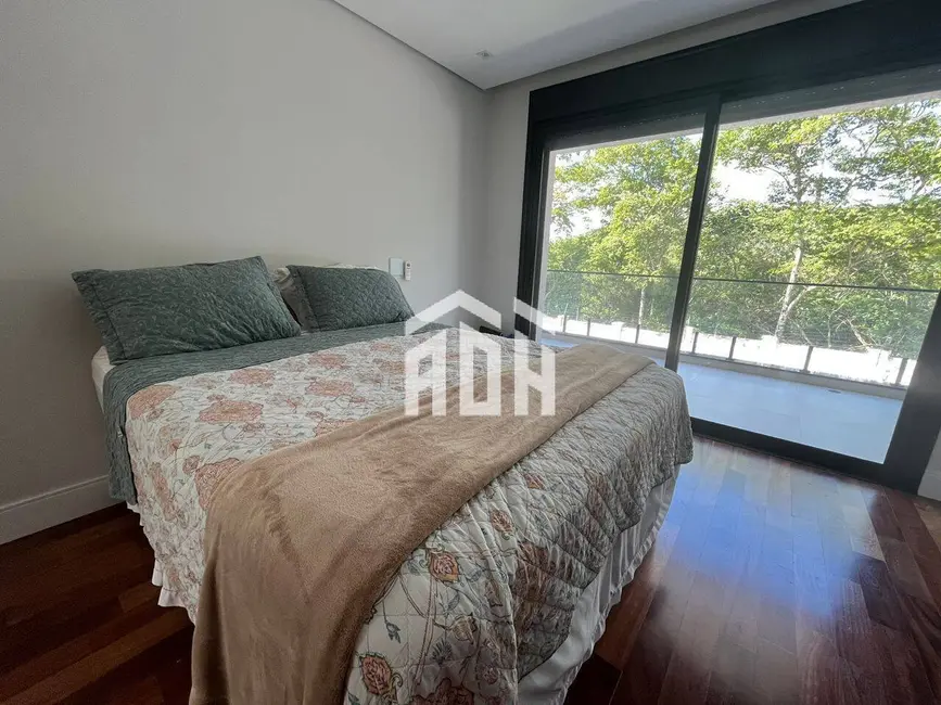 Casa com 5 quartos à venda, 420m2 em Alphaville, Santana De Parnaiba - SP - imagem 9 Foto 9 de Casa com 5 quartos à venda, 420m2 em Alphaville, Santana De Parnaiba - SP