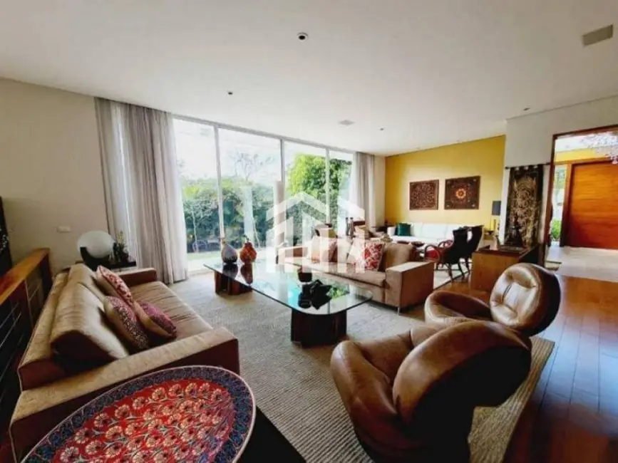 Casa com 5 quartos à venda e para alugar, 1563m2 em Alphaville, Santana De Parnaiba - SP - imagem 8 Foto 8 de Casa com 5 quartos à venda e para alugar, 1563m2 em Alphaville, Santana De Parnaiba - SP