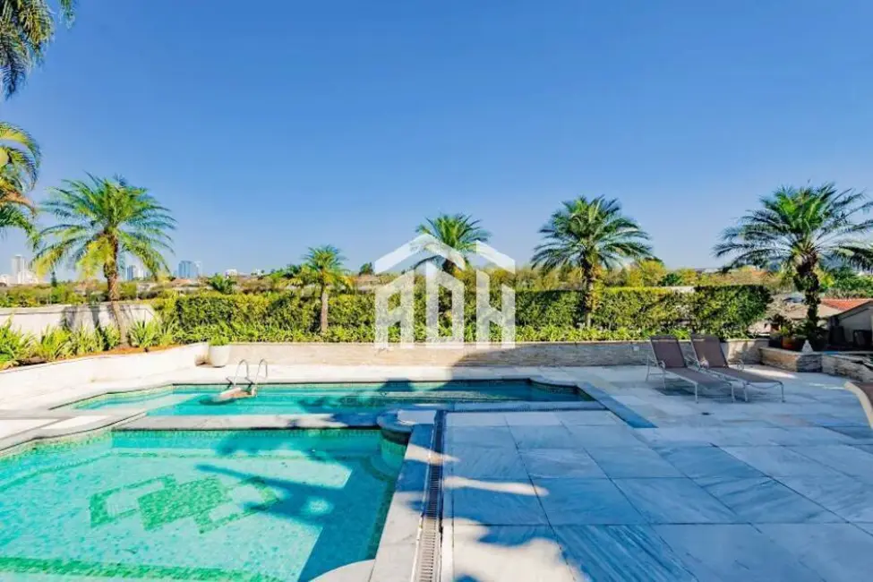 Casa com 4 quartos à venda, 1000m2 em Alphaville, Santana De Parnaiba - SP - imagem 5 Foto 5 de Casa com 4 quartos à venda, 1000m2 em Alphaville, Santana De Parnaiba - SP