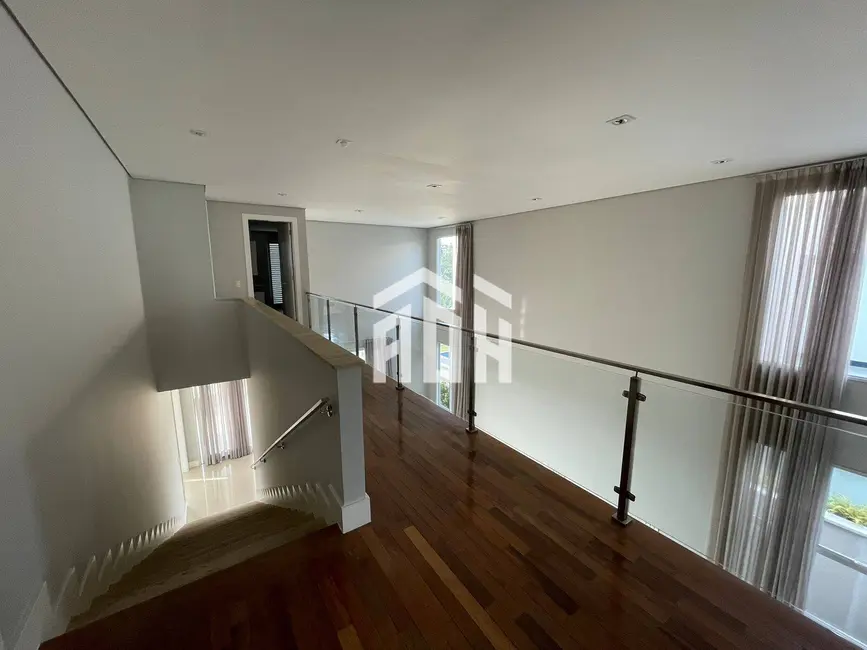 Casa com 4 quartos à venda, 600m2 em Barueri - SP - imagem 4 Foto 4 de Casa com 4 quartos à venda, 600m2 em Barueri - SP