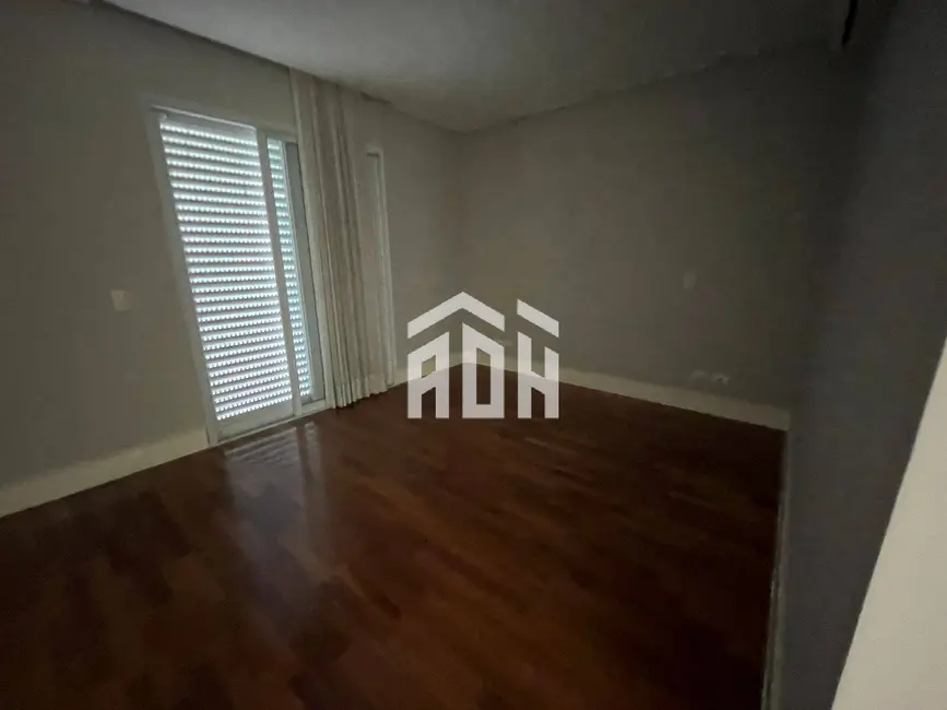Foto 2 de Casa com 4 quartos à venda, 600m2 em Barueri - SP