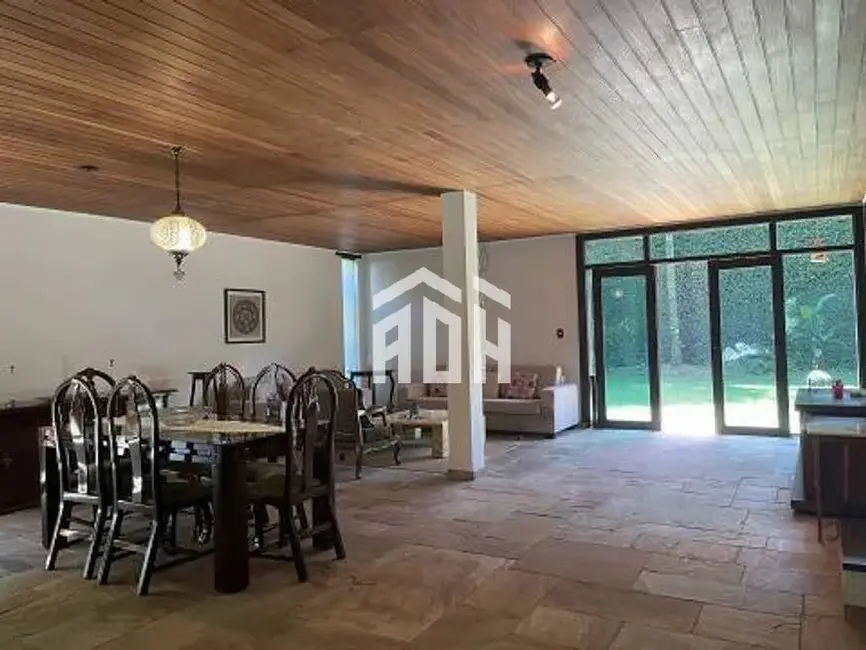 Casa com 3 quartos à venda, 582m2 em Barueri - SP - imagem 5 Foto 5 de Casa com 3 quartos à venda, 582m2 em Barueri - SP