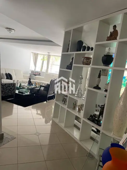 Casa com 4 quartos à venda, 1160m2 em Barueri - SP - imagem 7 Foto 7 de Casa com 4 quartos à venda, 1160m2 em Barueri - SP