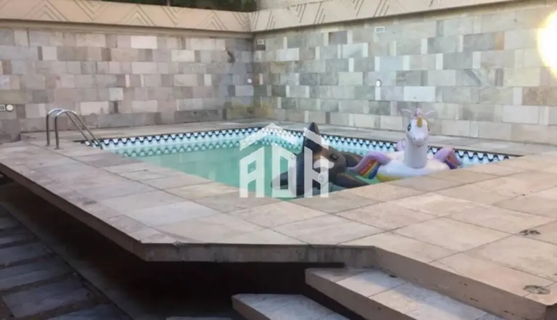 Foto 2 de Casa com 4 quartos à venda, 560m2 em Barueri - SP