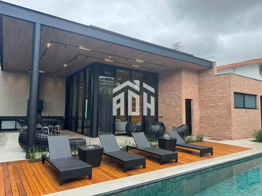 Casa com 4 quartos à venda, 840m2 em Barueri - SP - imagem 3 Foto 3 de Casa com 4 quartos à venda, 840m2 em Barueri - SP