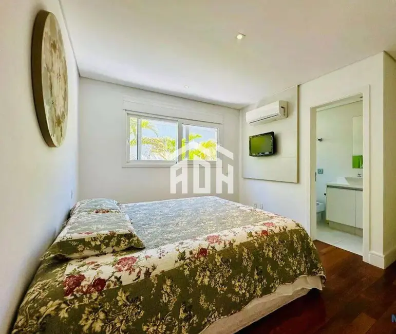 Casa com 4 quartos à venda e para alugar, 683m2 em Barueri - SP - imagem 7 Foto 7 de Casa com 4 quartos à venda e para alugar, 683m2 em Barueri - SP