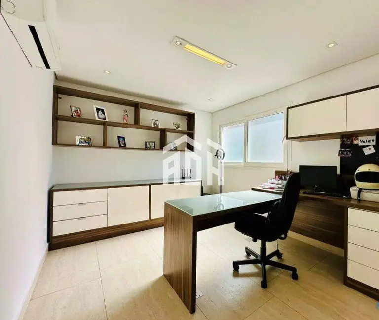 Casa com 4 quartos à venda e para alugar, 683m2 em Barueri - SP - imagem 5 Foto 5 de Casa com 4 quartos à venda e para alugar, 683m2 em Barueri - SP