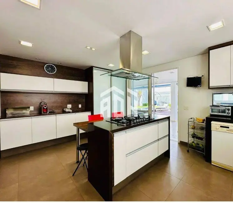 Foto 2 de Casa com 4 quartos à venda e para alugar, 683m2 em Barueri - SP
