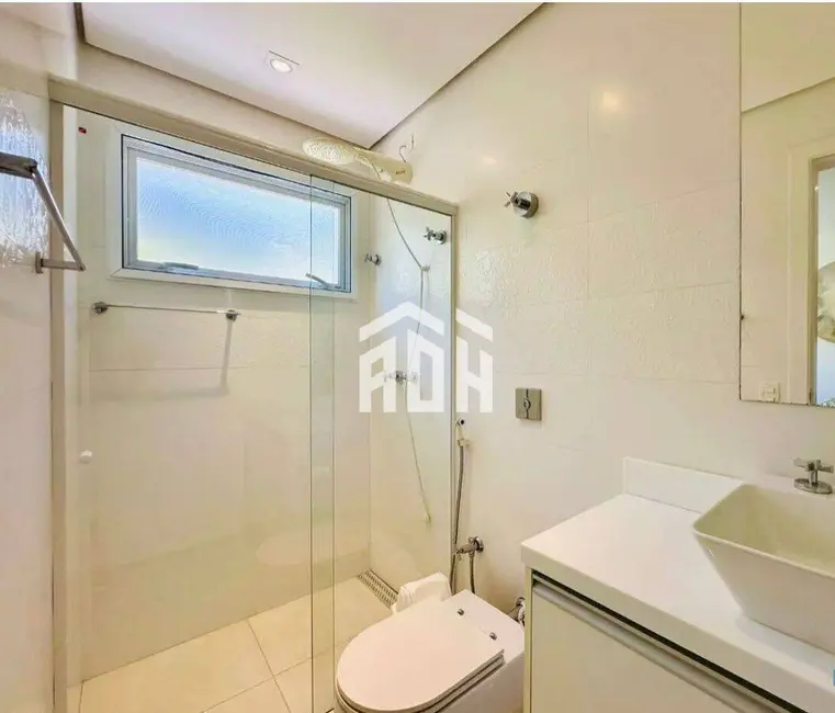 Casa com 4 quartos à venda e para alugar, 683m2 em Barueri - SP - imagem 3 Foto 3 de Casa com 4 quartos à venda e para alugar, 683m2 em Barueri - SP