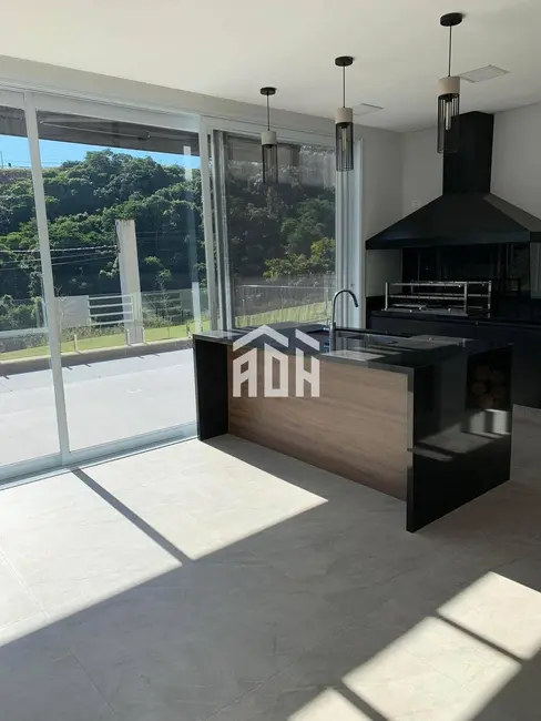 Casa com 4 quartos à venda e para alugar, 740m2 em Alphaville, Santana De Parnaiba - SP - imagem 8 Foto 8 de Casa com 4 quartos à venda e para alugar, 740m2 em Alphaville, Santana De Parnaiba - SP
