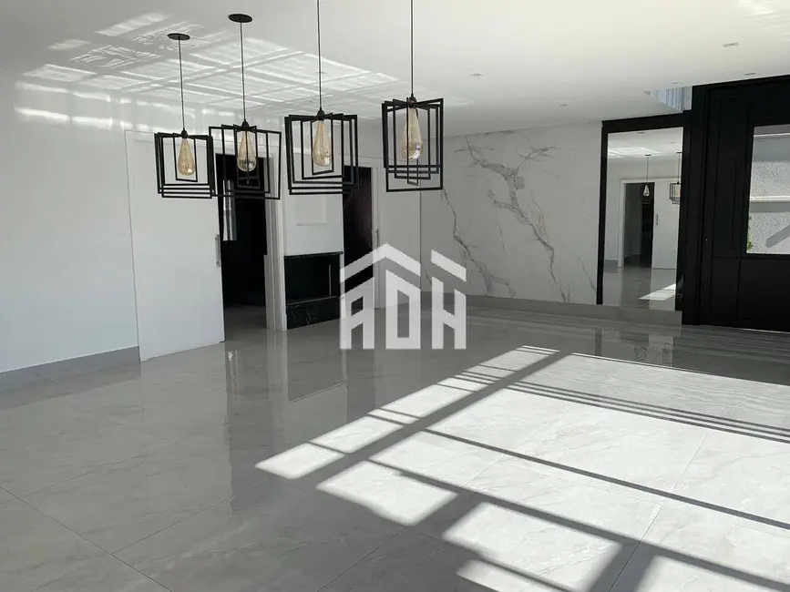 Casa com 4 quartos à venda e para alugar, 740m2 em Alphaville, Santana De Parnaiba - SP - imagem 3 Foto 3 de Casa com 4 quartos à venda e para alugar, 740m2 em Alphaville, Santana De Parnaiba - SP