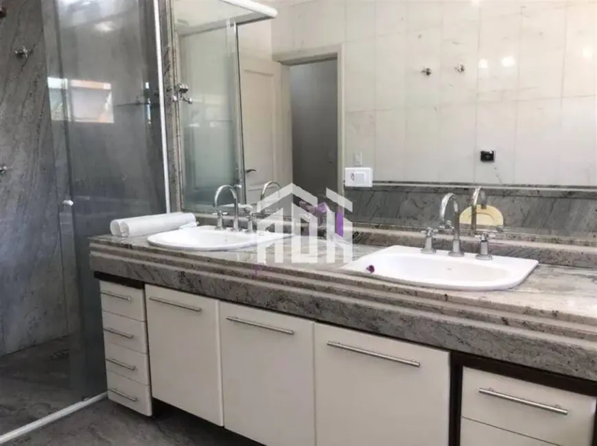 Casa com 4 quartos para alugar, 530m2 em Barueri - SP - imagem 5 Foto 5 de Casa com 4 quartos para alugar, 530m2 em Barueri - SP