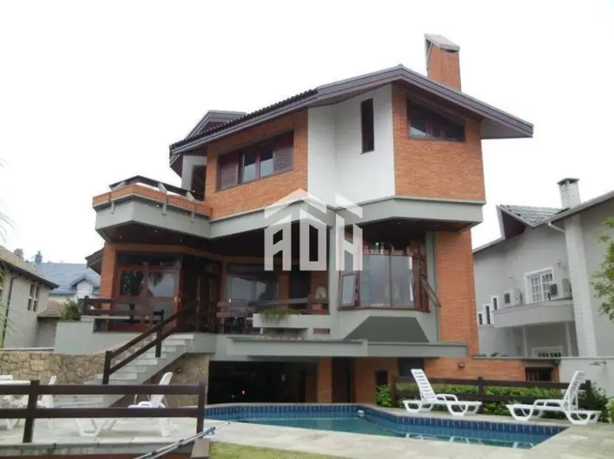 Foto 1 de Casa com 4 quartos à venda, 690m2 em Barueri - SP