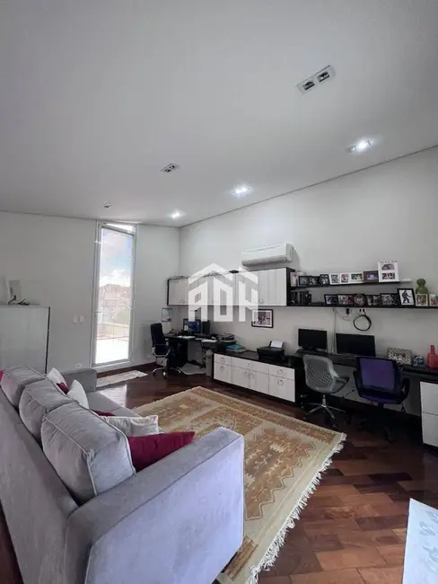 Casa com 3 quartos à venda e para alugar, 900m2 em Barueri - SP - imagem 6 Foto 6 de Casa com 3 quartos à venda e para alugar, 900m2 em Barueri - SP