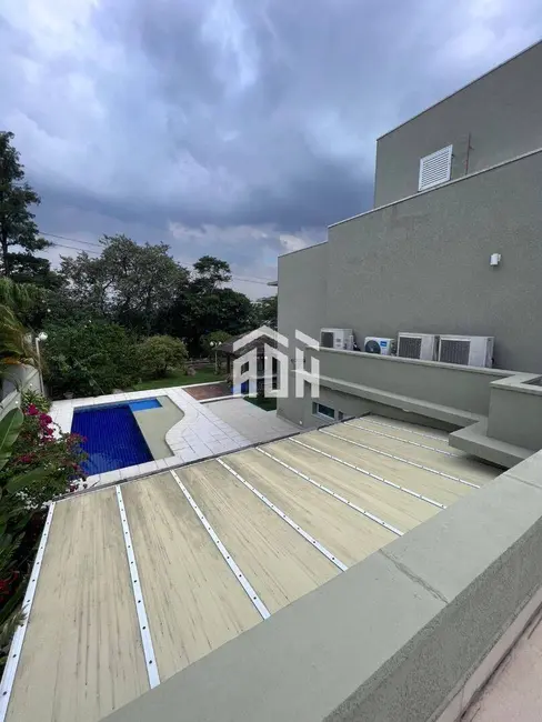 Casa com 3 quartos à venda e para alugar, 900m2 em Barueri - SP - imagem 8 Foto 8 de Casa com 3 quartos à venda e para alugar, 900m2 em Barueri - SP