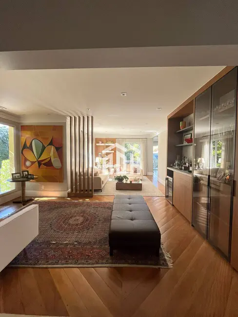 Casa com 4 quartos à venda, 500m2 em Barueri - SP - imagem 8 Foto 8 de Casa com 4 quartos à venda, 500m2 em Barueri - SP