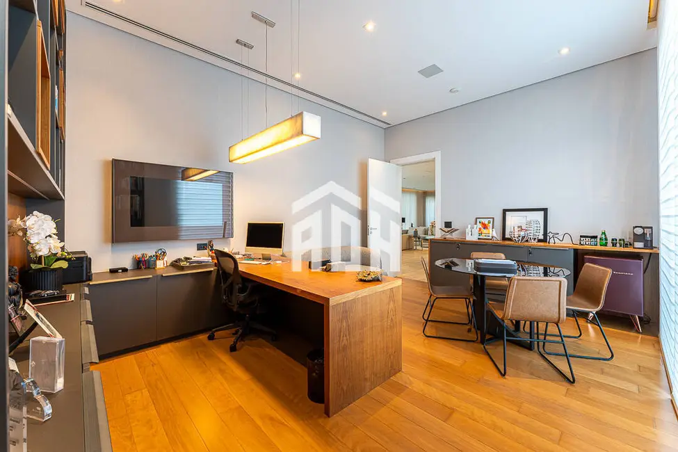 Casa com 5 quartos à venda, 1280m2 em Barueri - SP - imagem 8 Foto 8 de Casa com 5 quartos à venda, 1280m2 em Barueri - SP