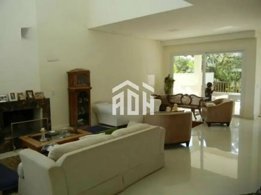Casa com 5 quartos à venda, 459m2 em Alphaville, Santana De Parnaiba - SP - imagem 3 Foto 3 de Casa com 5 quartos à venda, 459m2 em Alphaville, Santana De Parnaiba - SP