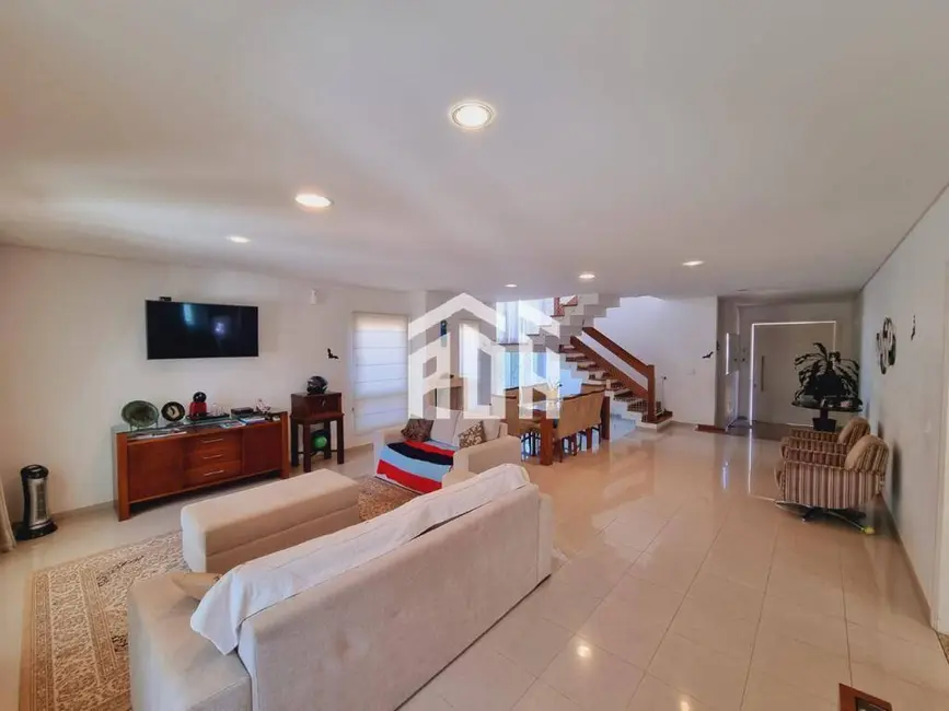 Casa com 4 quartos à venda, 420m2 em Alphaville, Santana De Parnaiba - SP - imagem 8 Foto 8 de Casa com 4 quartos à venda, 420m2 em Alphaville, Santana De Parnaiba - SP