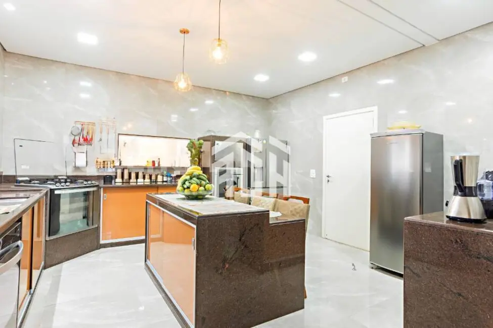 Casa com 5 quartos à venda, 1700m2 em Barueri - SP - imagem 2 Foto 2 de Casa com 5 quartos à venda, 1700m2 em Barueri - SP