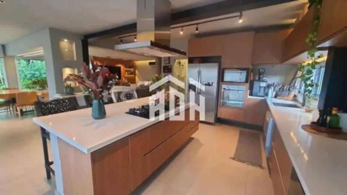 Casa com 4 quartos à venda, 310m2 em Alphaville, Santana De Parnaiba - SP - imagem 8 Foto 8 de Casa com 4 quartos à venda, 310m2 em Alphaville, Santana De Parnaiba - SP