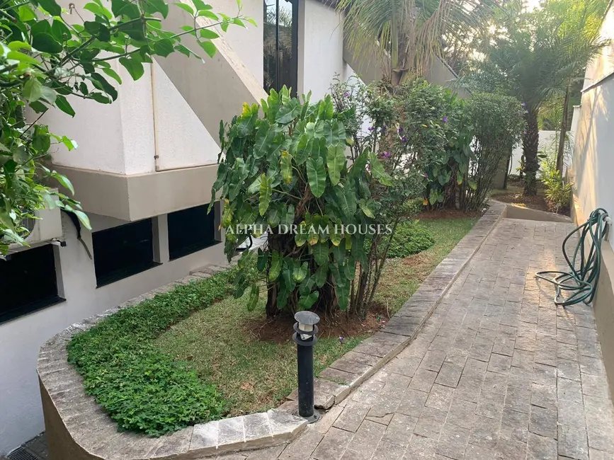 Casa com 4 quartos à venda e para alugar, 654m2 em Alphaville, Santana De Parnaiba - SP - imagem 2 Foto 2 de Casa com 4 quartos à venda e para alugar, 654m2 em Alphaville, Santana De Parnaiba - SP