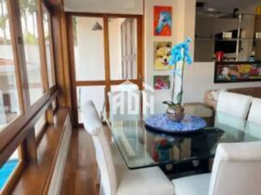 Casa com 4 quartos à venda, 325m2 em Alphaville, Santana De Parnaiba - SP - imagem 3 Foto 3 de Casa com 4 quartos à venda, 325m2 em Alphaville, Santana De Parnaiba - SP