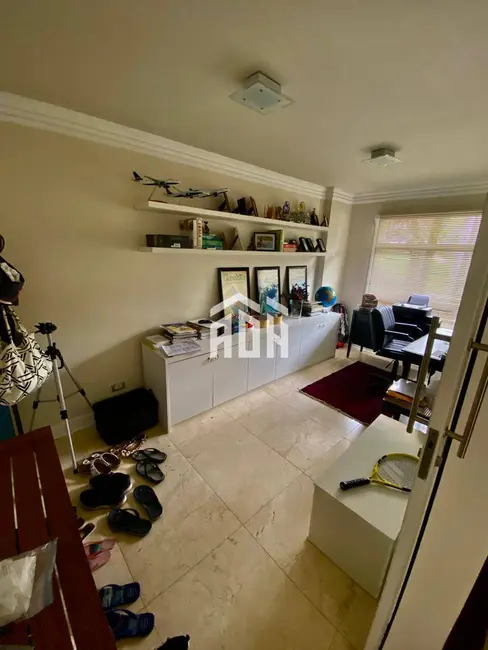 Foto 3 de Casa com 4 quartos à venda e para alugar, 950m2 em Barueri - SP