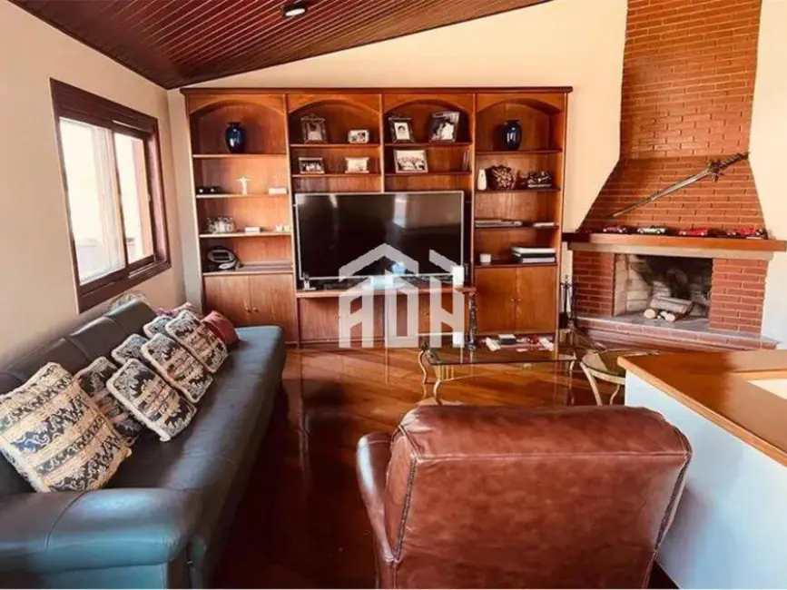 Casa com 4 quartos para alugar, 560m2 em Barueri - SP - imagem 4 Foto 4 de Casa com 4 quartos para alugar, 560m2 em Barueri - SP