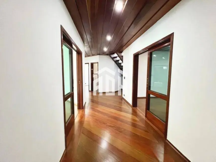 Casa com 4 quartos para alugar, 1309m2 em Barueri - SP - imagem 3 Foto 3 de Casa com 4 quartos para alugar, 1309m2 em Barueri - SP